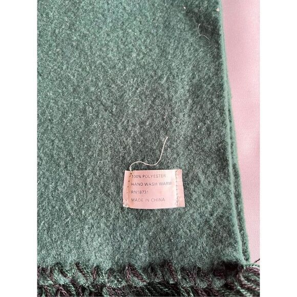 Winter scarf Green fringed - Picture 3 of 8